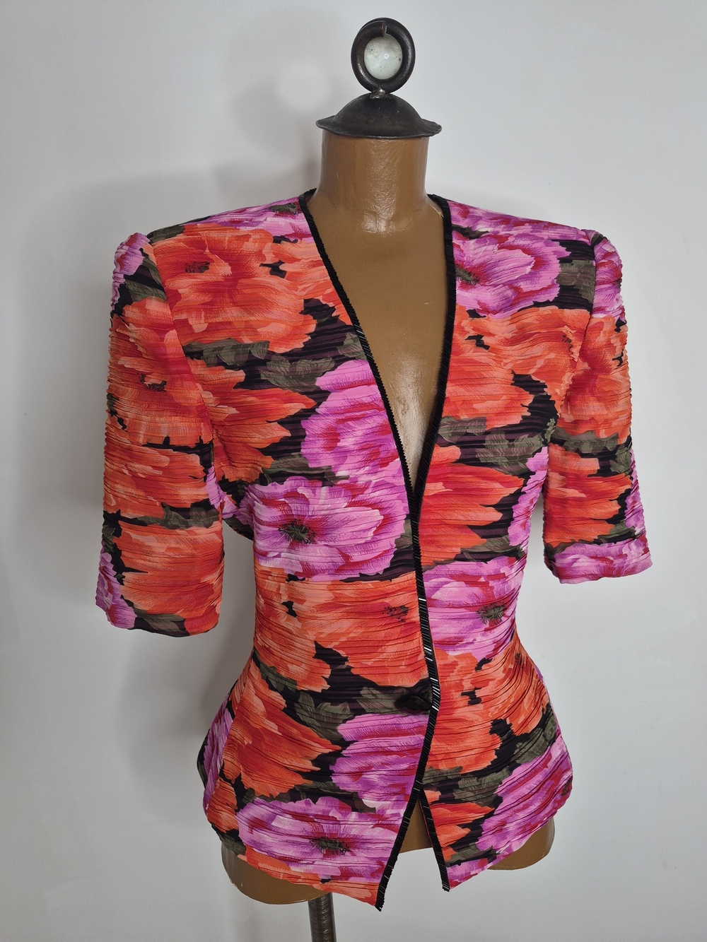 Floral V-Neck Peplum Jacket in Red & Pink